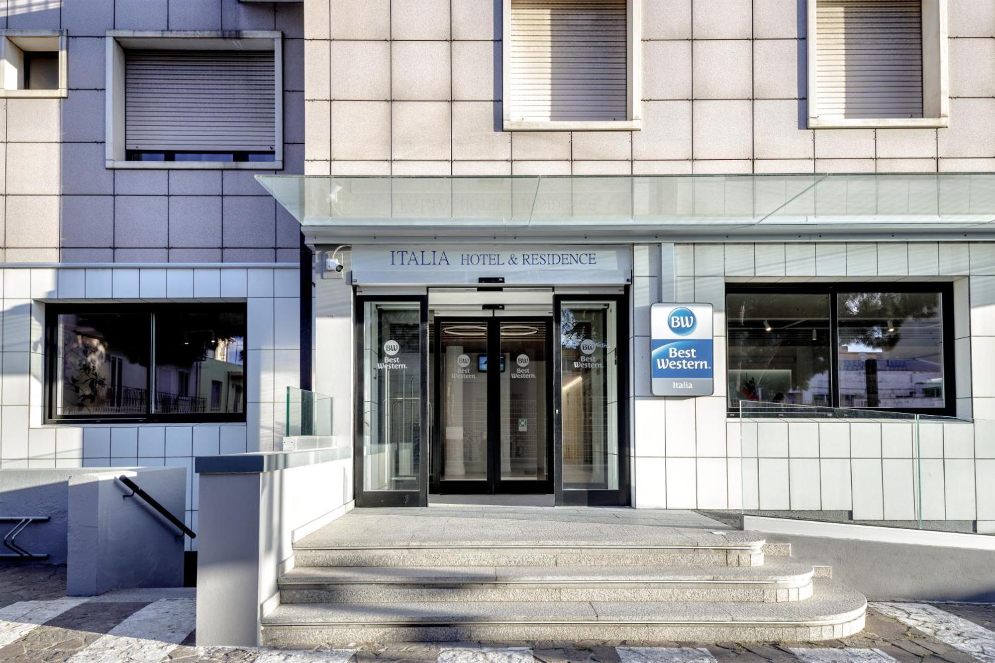 贝斯特韦斯特意大利公寓酒店 夸尔图-圣埃莱娜 外观 照片